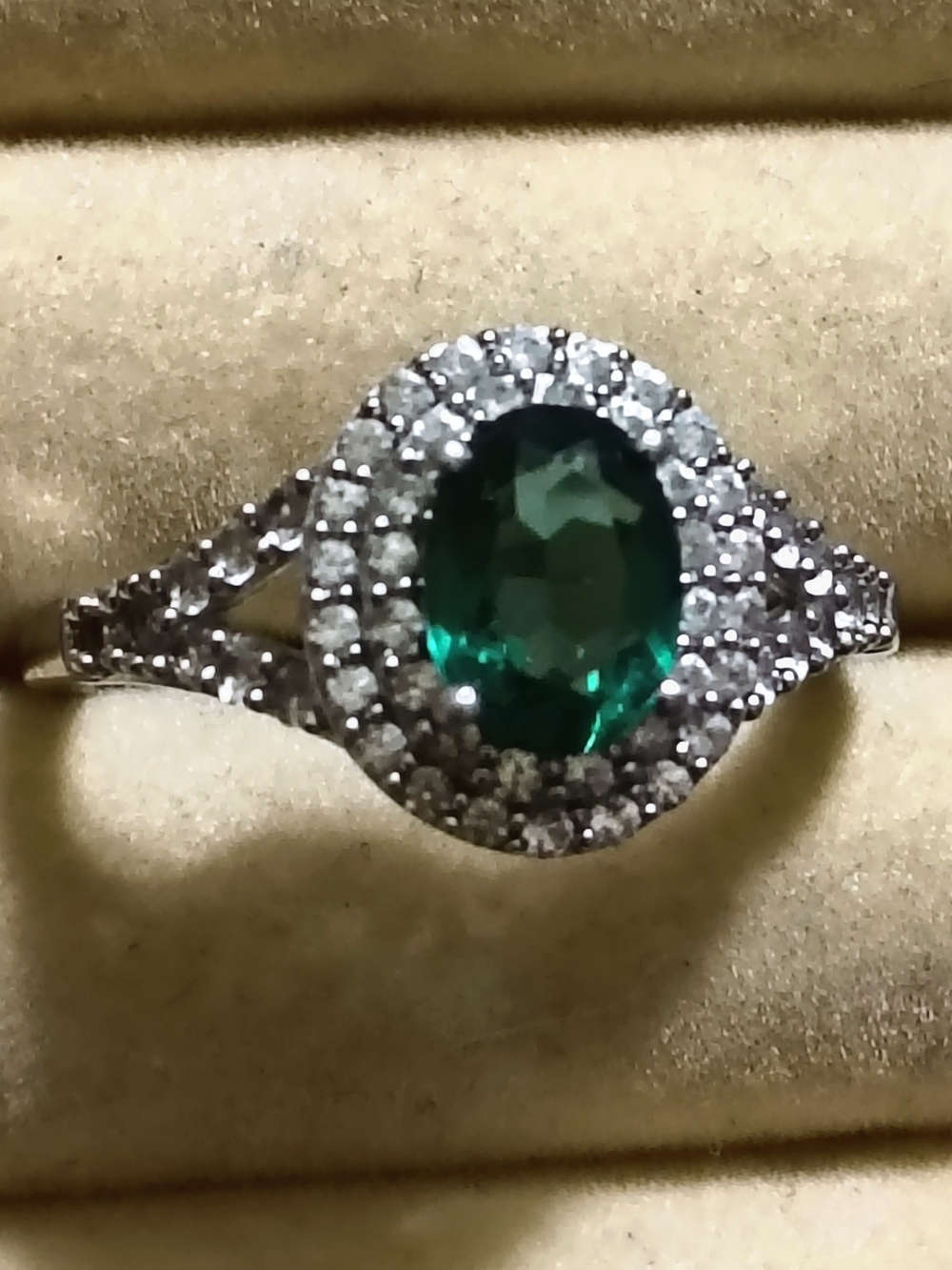 Gorgeous Vntg. Sun Green Tsavirite Garnet & White Sapphire Ring Size 8.5 Signed